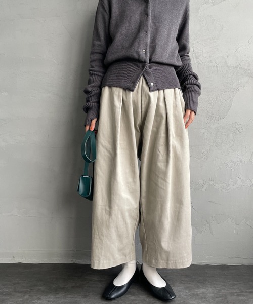 mizuiroind（ミズイロインド）の「[mizuiro ind/ミズイロインド] コーデュロイワイドパンツ（その他パンツ・レディース・ライトベージュ/ブラック・F）」の2枚目の写真