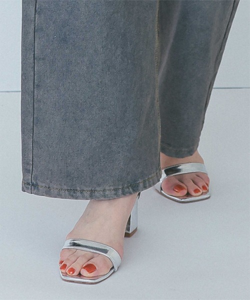 titivate（ティティベイト）の「チャンキーヒールストラップサンダル（サンダル・レディース・ブラック/ブラウン/イエロー/アイボリー/シルバー・L/M/LL/S）」の5枚目の写真