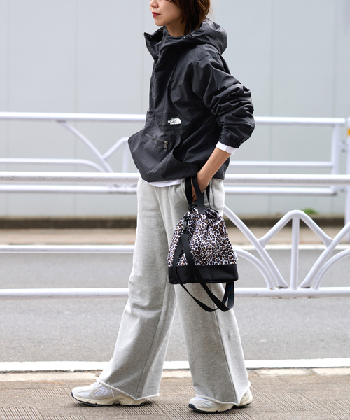 THE NORTH FACE（ザノースフェイス）の「《追加》【THE NORTH FACE】COMPACT ANORAK：ブルゾン NP22333（その他アウター・レディース・ブラック/ホワイト×ホワイト・MEDIUM）」の5枚目の写真