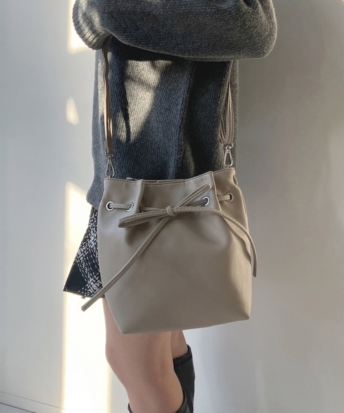 ○フェイクレザー リボンショルダーバッグ（ショルダーバッグ