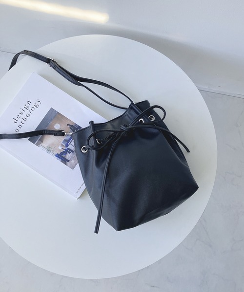 AS KNOW AS plus（アズノゥアズプラス）の「●フェイクレザー リボンショルダーバッグ（ショルダーバッグ・レディース・ベージュ/ブラック/シルバー・FREE）」の12枚目の写真