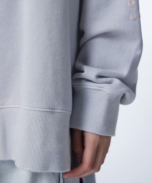 JNBY（ジェーエヌビーワイ）の「Gradient Color-block Oversized Sweatshirt / グラデーションカラースウェット（スウェット・レディース・グレー/ベージュ/ピンク・36/38/40）」の4枚目の写真