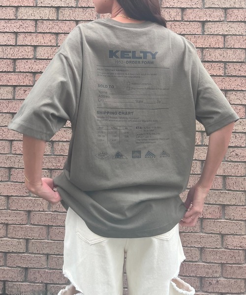 KELTY(ケルティ)の「【KELTY】≪別注≫Back Print vintage archive classical LOGO crewneck Tee TYPE-3(Tシャツ/カットソー・レディース・ホワイト/カーキ/グレー/ブラック・M/S/XS/L)」の4枚目の写真