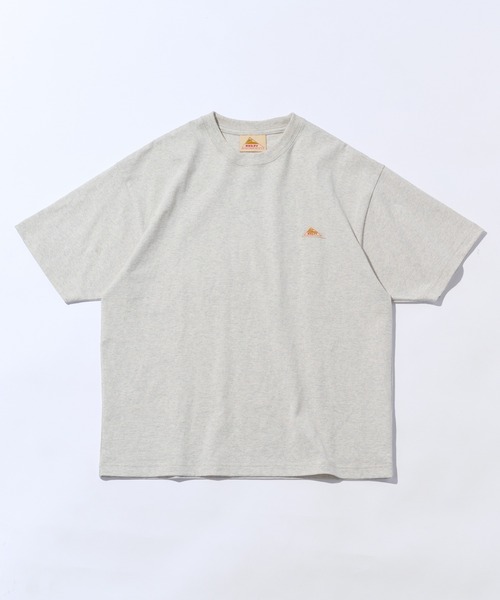 KELTY(ケルティ)の「【KELTY】≪別注≫Back Print vintage archive classical LOGO crewneck Tee TYPE-3(Tシャツ/カットソー・レディース・ホワイト/カーキ/グレー/ブラック・M/S/XS/L)」の7枚目の写真