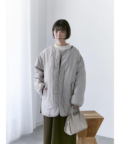 Samansa Mos2 blue（サマンサモスモスブルー）の「ボアキルトコンビリバーシブルコート（ブルゾン・レディース・グレー/キナリ/ブラック・F）」の12枚目の写真