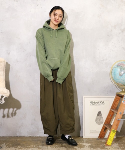 JERZEES（ジャージーズ）の「JERZEES / ジャージーズ PIGMENT DYE PULL OVER HOODIE ピグメントダイ プルオーバーパーカー（パーカー・メンズ・モカ/ライトグリーン/レッド/グリーン/グレー/ブラック・MEDIUM/X-LARGE/LARGE/SMALL）」の4枚目の写真