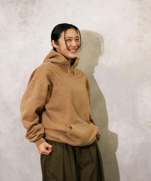 JERZEES（ジャージーズ）の「JERZEES / ジャージーズ PIGMENT DYE PULL OVER HOODIE ピグメントダイ プルオーバーパーカー（パーカー・メンズ・モカ/ライトグリーン/レッド/グリーン/グレー/ブラック・MEDIUM/X-LARGE/LARGE/SMALL）」の3枚目の写真