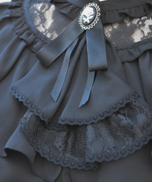 axes femme（アクシーズファム）の「ジャボブローチ付きフリルブラウス（シャツ/ブラウス・レディース・ブラック/ピンク/キナリ・MEDIUM/LARGE）」の10枚目の写真