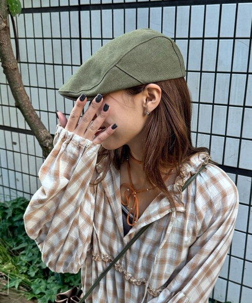 CIAOPANIC（チャオパニック）の「刺繍入りハンチング帽子（キャップ・レディース・ボルドー/カーキ/ベージュ・ONE SIZE）」の2枚目の写真