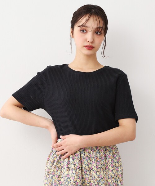 LAURA ASHLEY(ローラアシュレイ)の「【洗える/ストレッチ】アイレット ベーシックカットソー(Tシャツ/カットソー・レディース・オフホワイト/ブラック/ベージュ・38/40)」の3枚目の写真