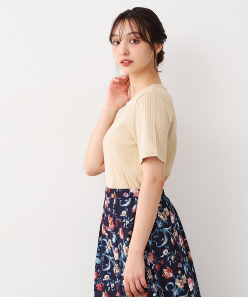 LAURA ASHLEY(ローラアシュレイ)の「【洗える/ストレッチ】アイレット ベーシックカットソー(Tシャツ/カットソー・レディース・オフホワイト/ブラック/ベージュ・38/40)」の10枚目の写真