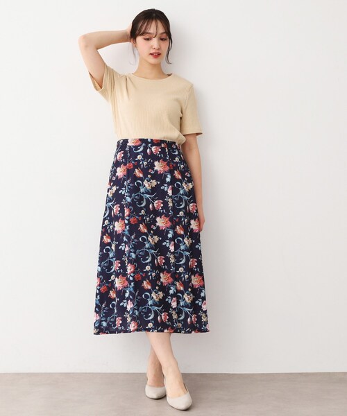 LAURA ASHLEY(ローラアシュレイ)の「【洗える/ストレッチ】アイレット ベーシックカットソー(Tシャツ/カットソー・レディース・オフホワイト/ブラック/ベージュ・38/40)」の9枚目の写真