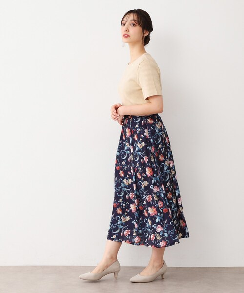 LAURA ASHLEY(ローラアシュレイ)の「【洗える/ストレッチ】アイレット ベーシックカットソー(Tシャツ/カットソー・レディース・オフホワイト/ブラック/ベージュ・38/40)」の8枚目の写真