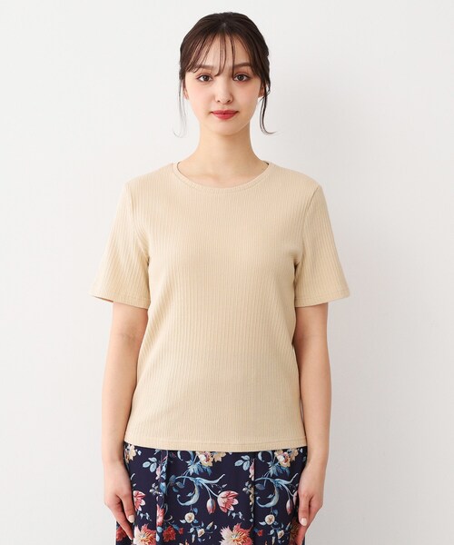 LAURA ASHLEY(ローラアシュレイ)の「【洗える/ストレッチ】アイレット ベーシックカットソー(Tシャツ/カットソー・レディース・オフホワイト/ブラック/ベージュ・38/40)」の6枚目の写真
