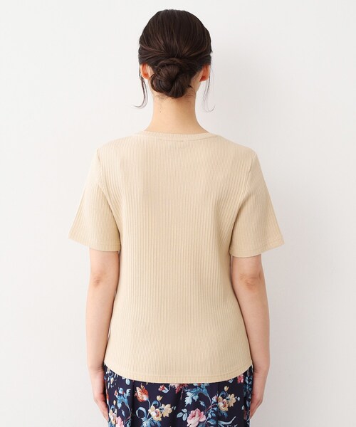 LAURA ASHLEY(ローラアシュレイ)の「【洗える/ストレッチ】アイレット ベーシックカットソー(Tシャツ/カットソー・レディース・オフホワイト/ブラック/ベージュ・38/40)」の4枚目の写真