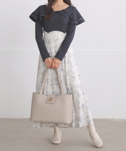 ALTROSE（アルトローズ）の「変形 2way トート A4（トートバッグ・レディース・ブラック/アイボリー/グレイッシュベージュ・FREE）」の9枚目の写真