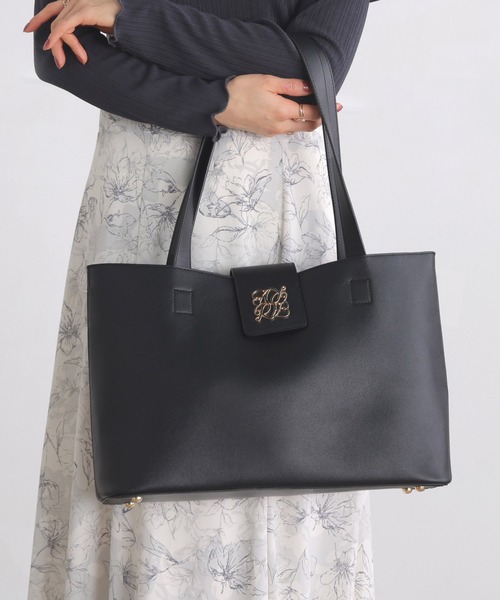 ALTROSE（アルトローズ）の「変形 2way トート A4（トートバッグ・レディース・ブラック/アイボリー/グレイッシュベージュ・FREE）」の12枚目の写真