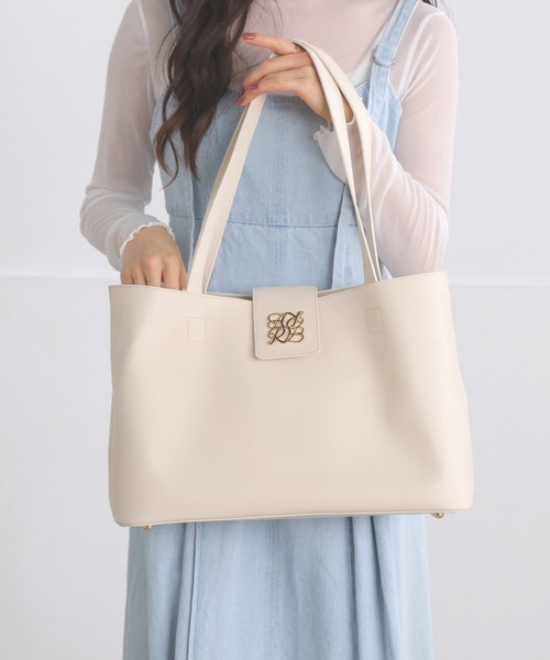 ALTROSE（アルトローズ）の「変形 2way トート A4（トートバッグ・レディース・ブラック/アイボリー/グレイッシュベージュ・FREE）」の19枚目の写真