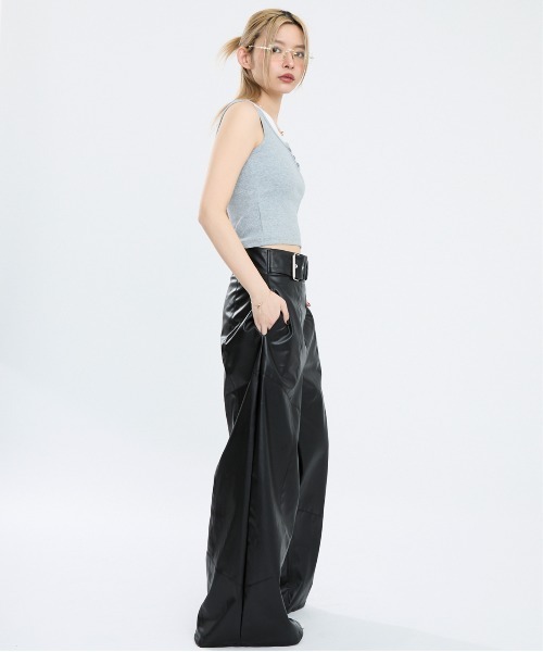 Clum（クルム）の「ベルト付きレザーワイドパンツ（その他パンツ・レディース・ブラック/カーキ・SMALL/MEDIUM）」の8枚目の写真