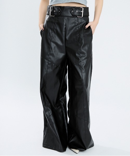 Clum（クルム）の「ベルト付きレザーワイドパンツ（その他パンツ・レディース・ブラック/カーキ・SMALL/MEDIUM）」の5枚目の写真