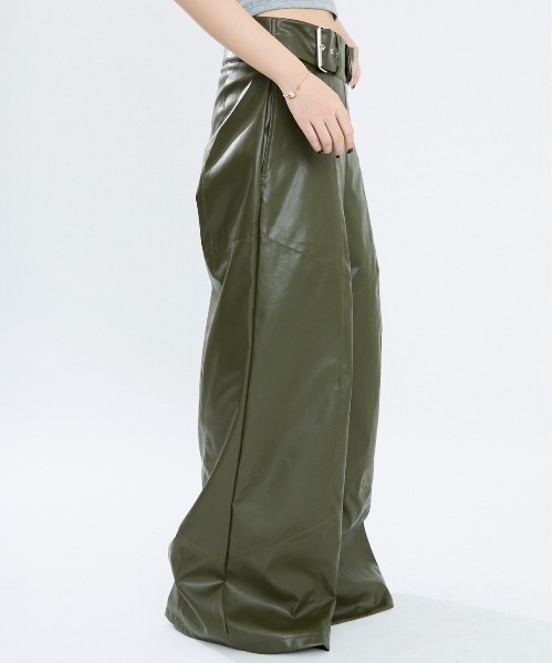 Clum（クルム）の「ベルト付きレザーワイドパンツ（その他パンツ・レディース・ブラック/カーキ・SMALL/MEDIUM）」の17枚目の写真