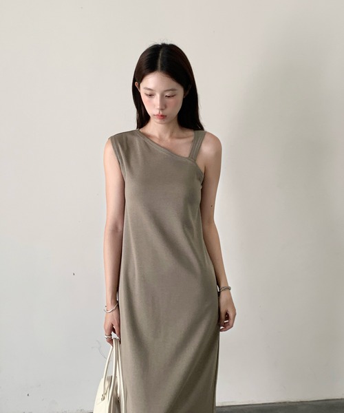 by LEGNA（バイレグナ）の「【選べる2タイプ】マキシワンピース 半袖/アシメスリーブ（ワンピース・レディース・グレー系その他2/ブラウン系その他/ブラック系その他/グレー系その他/チャコール/ブラック/杢グレー/モカ/グレー系その他3/ブラウン系/ダルブルー系1/グレイッシュベージュ/ダルブルー系/ブラウン/グレー系2/ベージュ系2/ブラック系2/ネイビー系・L-Long/M-Long/L-Regular/M-Regular/L-Short/M-Short）」の15枚目の写真