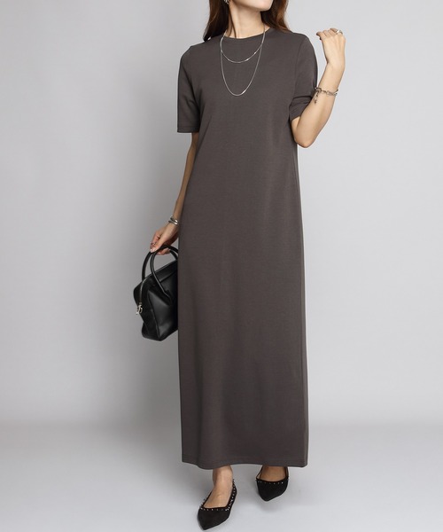 by LEGNA（バイレグナ）の「【選べる2タイプ】マキシワンピース 半袖/アシメスリーブ（ワンピース・レディース・グレー系その他2/ブラウン系その他/ブラック系その他/グレー系その他/チャコール/ブラック/杢グレー/モカ/グレー系その他3/ブラウン系/ダルブルー系1/グレイッシュベージュ/ダルブルー系/ブラウン/グレー系2/ベージュ系2/ブラック系2/ネイビー系・L-Long/M-Long/L-Regular/M-Regular/L-Short/M-Short）」の6枚目の写真