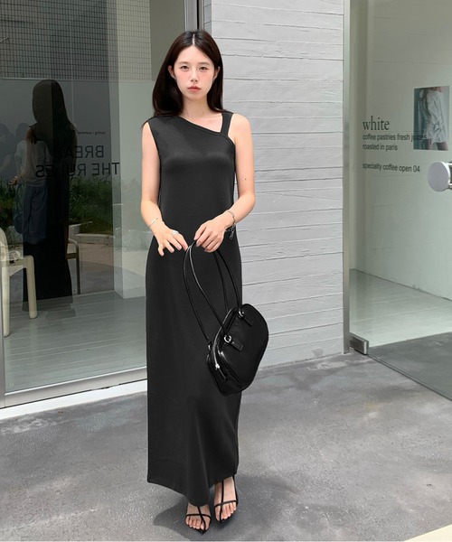 by LEGNA（バイレグナ）の「【選べる2タイプ】マキシワンピース 半袖/アシメスリーブ（ワンピース・レディース・グレー系その他2/ブラウン系その他/ブラック系その他/グレー系その他/チャコール/ブラック/杢グレー/モカ/グレー系その他3/ブラウン系/ダルブルー系1/グレイッシュベージュ/ダルブルー系/ブラウン/グレー系2/ベージュ系2/ブラック系2/ネイビー系・L-Long/M-Long/L-Regular/M-Regular/L-Short/M-Short）」の20枚目の写真