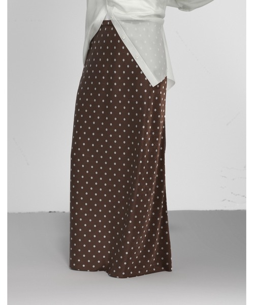 LOWRYS FARM(ローリーズファーム)の「ストレッチサテンスカート 290120(スカート・レディース・ピンク/アイボリー/ブラック/チャコールグレー/ブラウン/レオパード/その他/ブルー/ブラック系その他/ホワイト系その他/ブラウン系その他/グレー/ライム/ブラック系8/ホワイト系7/イエロー/ベージュ系その他/ライトグリーン・SMALL/MEDIUM/LARGE)」の10枚目の写真