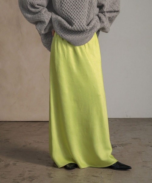 LOWRYS FARM(ローリーズファーム)の「ストレッチサテンスカート 290120(スカート・レディース・ピンク/アイボリー/ブラック/チャコールグレー/ブラウン/レオパード/その他/ブルー/ブラック系その他/ホワイト系その他/ブラウン系その他/グレー/ライム/ブラック系8/ホワイト系7/イエロー/ベージュ系その他/ライトグリーン・SMALL/MEDIUM/LARGE)」の12枚目の写真