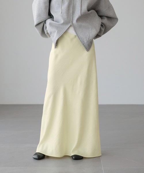 LOWRYS FARM(ローリーズファーム)の「ストレッチサテンスカート 290120(スカート・レディース・ピンク/アイボリー/ブラック/チャコールグレー/ブラウン/レオパード/その他/ブルー/ブラック系その他/ホワイト系その他/ブラウン系その他/グレー/ライム/ブラック系8/ホワイト系7/イエロー/ベージュ系その他/ライトグリーン・SMALL/MEDIUM/LARGE)」の15枚目の写真