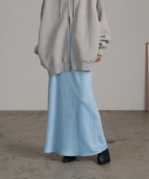 LOWRYS FARM(ローリーズファーム)の「ストレッチサテンスカート 290120(スカート・レディース・ピンク/アイボリー/ブラック/チャコールグレー/ブラウン/レオパード/その他/ブルー/ブラック系その他/ホワイト系その他/ブラウン系その他/グレー/ライム/ブラック系8/ホワイト系7/イエロー/ベージュ系その他/ライトグリーン・SMALL/MEDIUM/LARGE)」の14枚目の写真