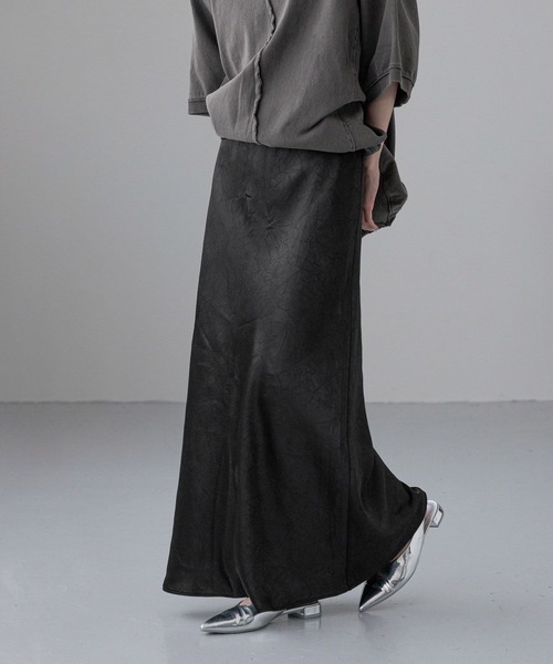 LOWRYS FARM（ローリーズファーム）の「ストレッチサテンスカート