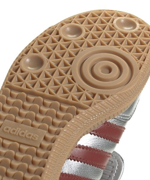adidas(アディダス)の「adidas Originals SAMBA LT(アディダスオリジナルス サンバ LT)(スニーカー・メンズ・シルバー系・27.5cm/27cm/26.5cm/24.5cm/23.5cm/23cm/24cm/25cm/25.5cm/26cm/28cm/28.5cm/29cm/30cm)」の4枚目の写真
