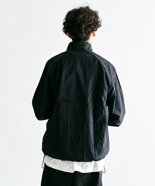 417 EDIFICE(フォーワンセブンエディフィス)の「ADIDAS / アディダス 2000 TT(ナイロンジャケット・メンズ・チャコールグレー/ブラック・MEDIUM/LARGE/X-LARGE)」の11枚目の写真