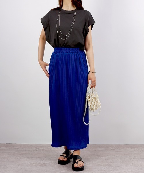 CLOTHY(クロシィ)の「【スタイリッシュ×ルーズな抜け感】バットウィングノースリトップス(タンクトップ・レディース・その他/ブラック/チャコールグレー/オフホワイト/レッド・LARGE/MEDIUM)」の22枚目の写真