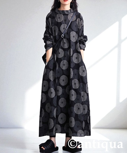 antiqua(アンティカ)の「ドット柄ワンピース(ワンピース・レディース・ブラック/ブルー・ONESIZE)」の1枚目の写真