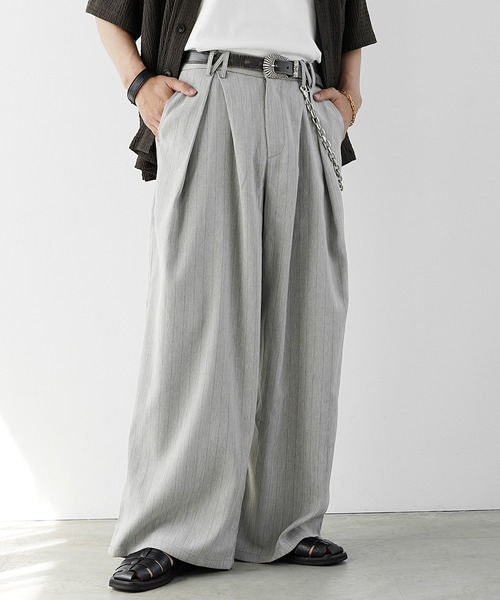 MinoriTY(マイノリティ)の「【MinoriTY】シャドウストライプダブルタックバギースラックスワイドパンツ(スラックス・メンズ・ネイビー/ベージュ/チャコール/ブラック・S/M/L)」の15枚目の写真