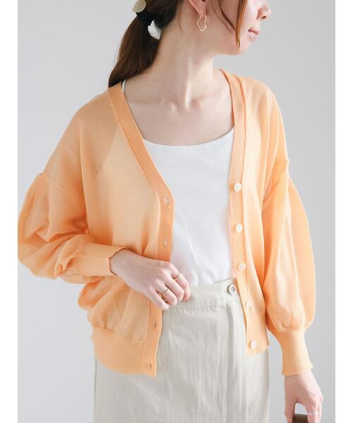 Te chichi（テチチ）の「袖ボリュームシアーVネックカーディガン（カーディガン/ボレロ・レディース・オフホワイト/グレー/オレンジ/ネイビー・F）」の4枚目の写真