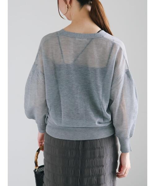 Te chichi（テチチ）の「袖ボリュームシアーVネックカーディガン（カーディガン/ボレロ・レディース・オフホワイト/グレー/オレンジ/ネイビー・F）」の17枚目の写真