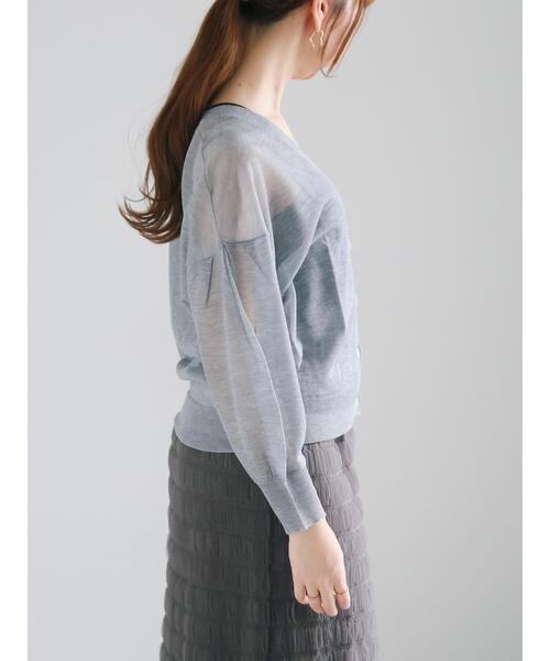 Te chichi（テチチ）の「袖ボリュームシアーVネックカーディガン（カーディガン/ボレロ・レディース・オフホワイト/グレー/オレンジ/ネイビー・F）」の18枚目の写真