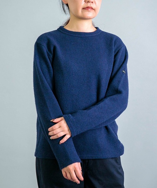 OMNIGOD（オムニゴッド）の「[OMNIGOD womens / オムニゴッド] 接結ウール クルーネックセーター（ニット/セーター・レディース・ネイビー/チャコール/グレー・3/2）」の3枚目の写真