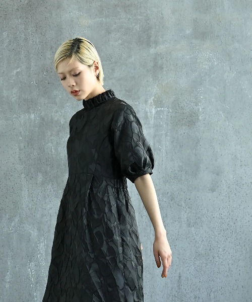 funda mine（ファンダマイン）の「ジャガード袖タックバルーンオケージョンワンピース（ワンピース・レディース・ブラック・02/01）」の4枚目の写真