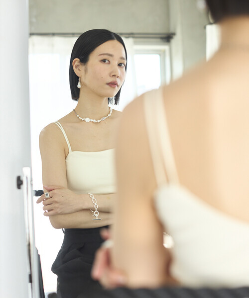 Firsthand（ファーストハンド）の「Firsthand/ファーストハンド ランダムパールチェーンネックレス / パールネックレス（ネックレス・レディース・シルバー・ONE SIZE）」の4枚目の写真