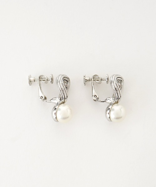 LANVIN en Bleu(ランバンオンブルー)の「パール イヤリング(イヤリング・レディース・シルバー・ONE SIZE)」の7枚目の写真