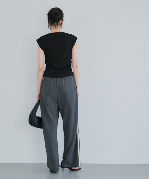 coca(coca)(コカ)の「フロントスリットニット(ニット/セーター・レディース・グレー/ブラック・S/L/M)」の9枚目の写真