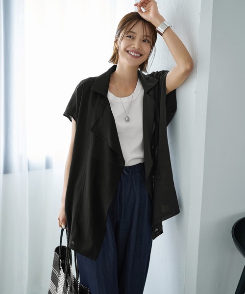 STYLE DELI(スタイルデリ)の「サラッと涼しいドレープネックオープンジャケット(その他アウター・レディース・ブラック/ライトベージュ・FREE)」の1枚目の写真