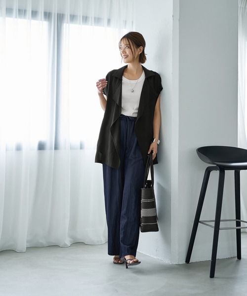 STYLE DELI(スタイルデリ)の「サラッと涼しいドレープネックオープンジャケット(その他アウター・レディース・ブラック/ライトベージュ・FREE)」の11枚目の写真