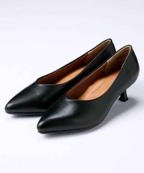 7days Life Styling(セブンデイズライフスタイリング)の「【ゆったり幅広】ポインテッドトゥパンプス(低反発中敷)(ワイズ4E)(パンプス・レディース・ダークブラウン/ブラック/グレイッシュベージュ・23.0cm/23.5cm/24.0cm/24.5cm/25.0cm/25.5cm/26.0cm/26.5cm/27.0cm)」の2枚目の写真