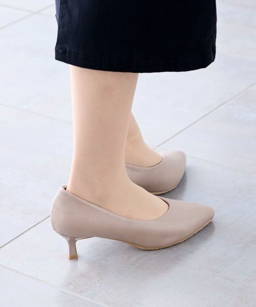 7days Life Styling(セブンデイズライフスタイリング)の「【ゆったり幅広】ポインテッドトゥパンプス(低反発中敷)(ワイズ4E)(パンプス・レディース・ダークブラウン/ブラック/グレイッシュベージュ・23.0cm/23.5cm/24.0cm/24.5cm/25.0cm/25.5cm/26.0cm/26.5cm/27.0cm)」の7枚目の写真